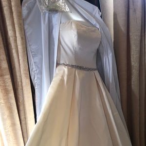 Marisa wedding dress